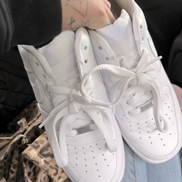 Air Force 1 9.5 men’s great shape barely worn 60$ or best offer - Picture 1 of 4